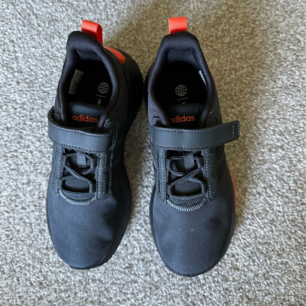 Adidas new  little boys size 1 Velcro sneakers